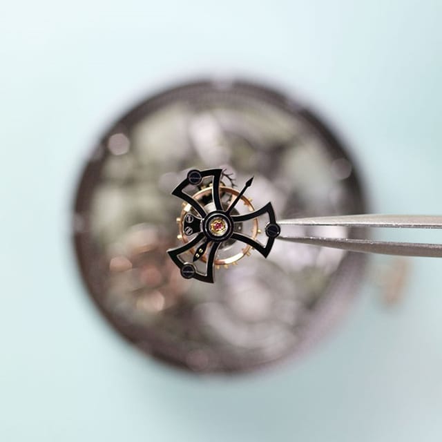 Roger Dubuis services & price tourbillon detail