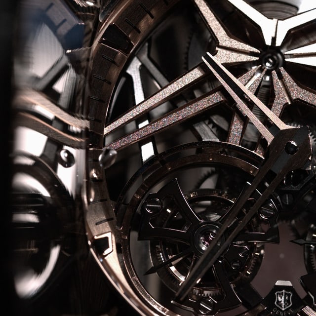 Roger Dubuis care & maintenance Excalibur star water reflection detail